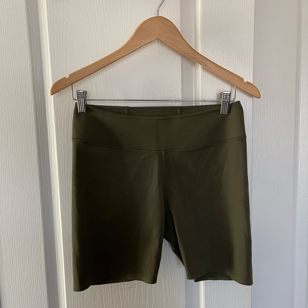 Uniqlo biker shorts